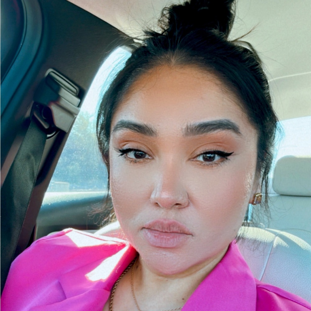 Meet your Posher, Eva